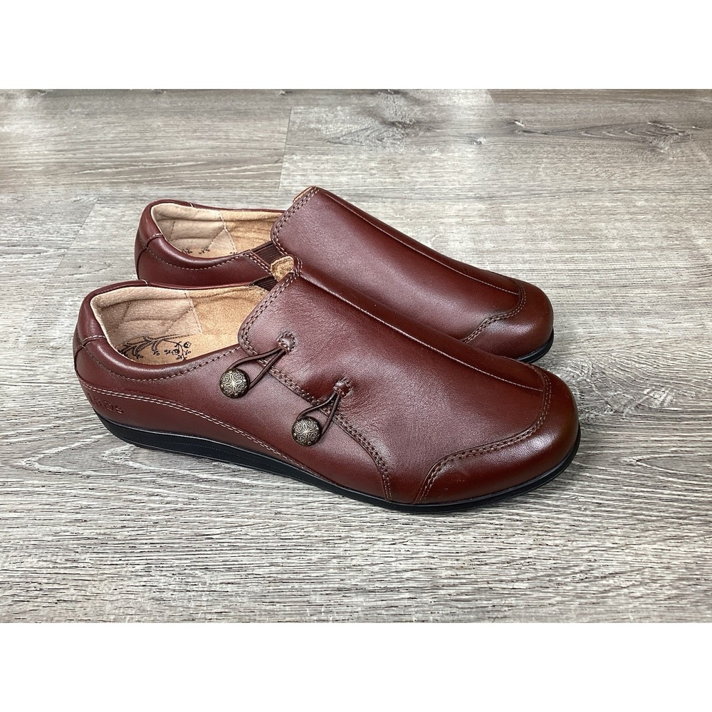 Taos Womens Size 9.5 W Wide Casual Blend Whiskey Leather Comfy Slip On Shoes